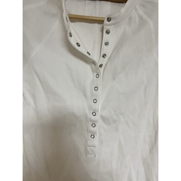 Free People Mareea Henley We The Free Ribbed Button Long Sleeve M NWOT Ivory - Picture 3 of 8